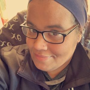 Meet your Posher, Caity